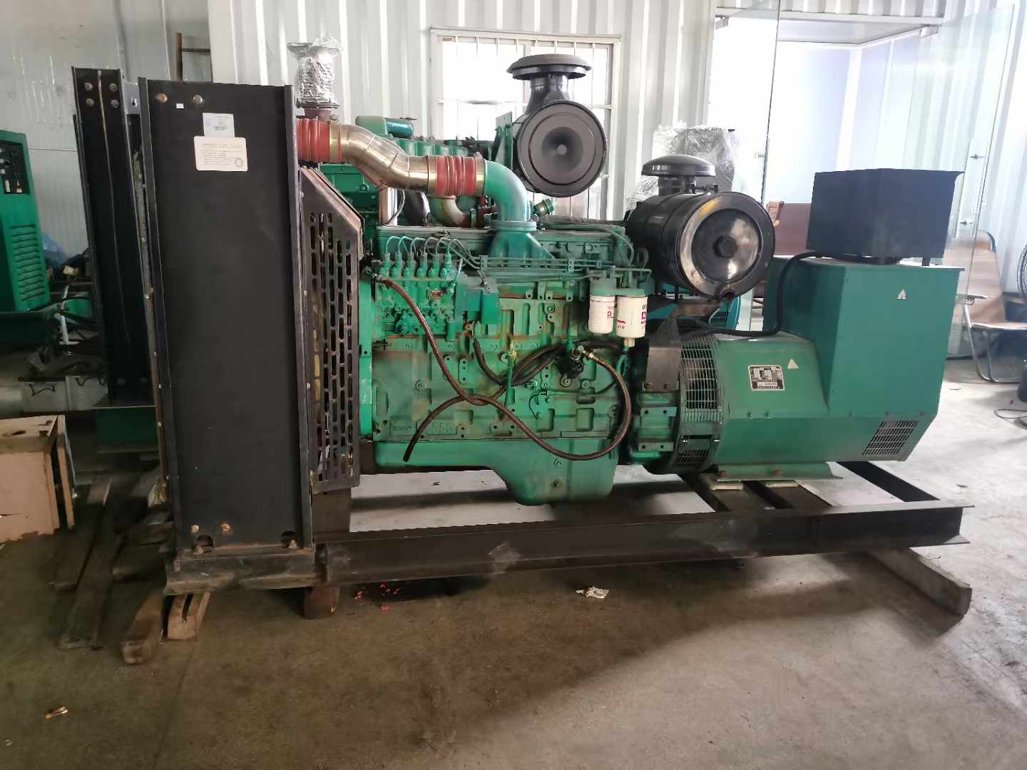 安庆发电机租赁如何确定电缆的承载电流是否在安全范围内？