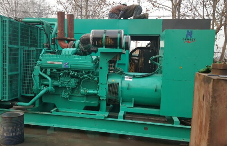 安庆发电机组如何判断水冷式机油散热器内部是否需要清洗？